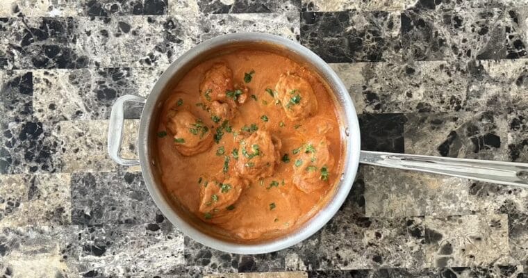 Chicken in Creamy Chipotle Sauce (Pollo en Crema de Chipotle)